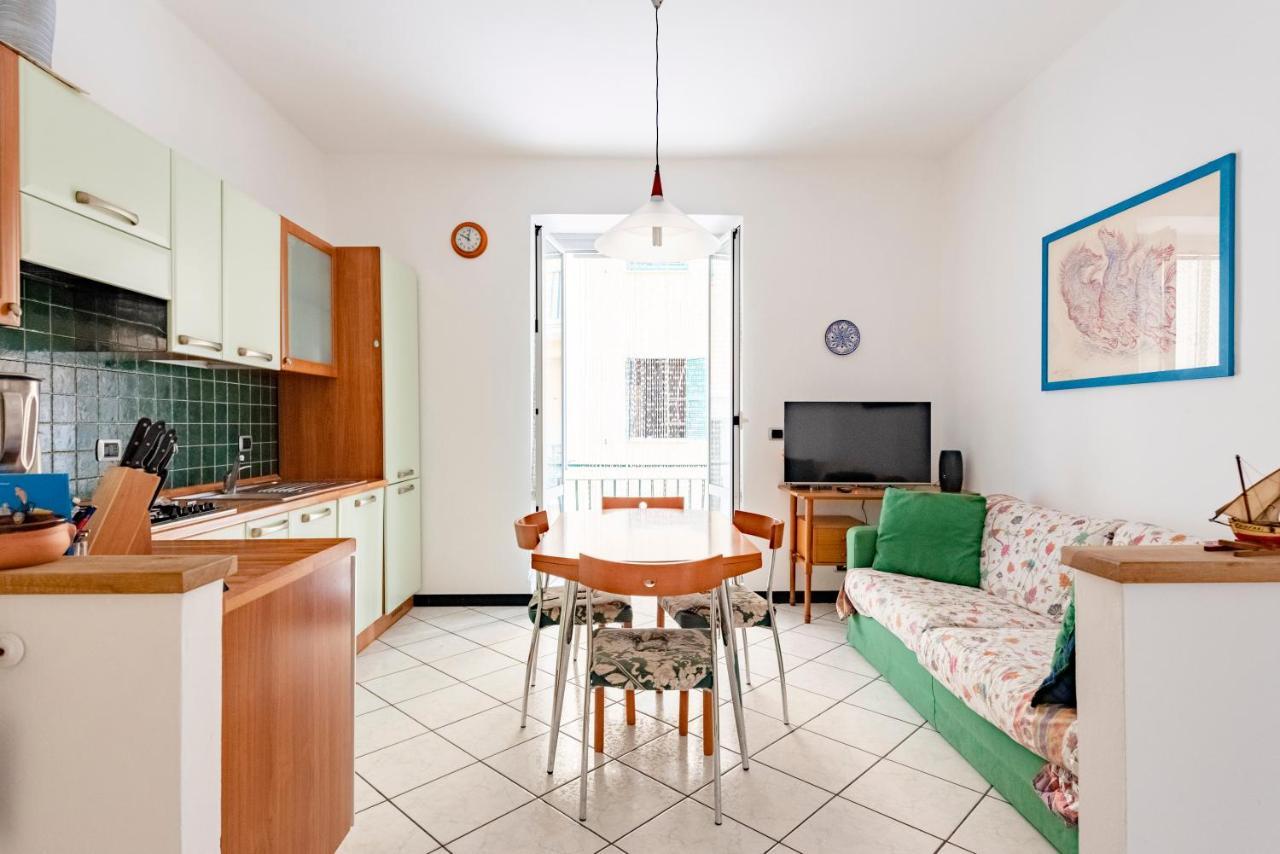 Joivy Cosy Flat With Parking In Кьявари Экстерьер фото
